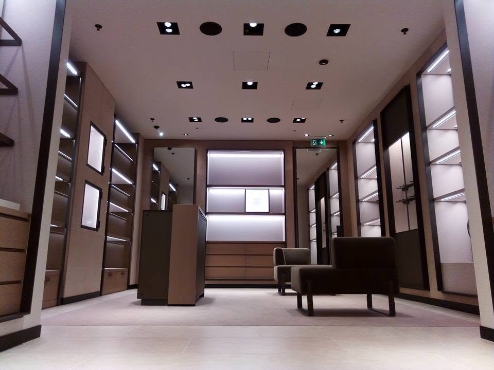 Bottega Veneta-  Heathrow airport, London – EONS